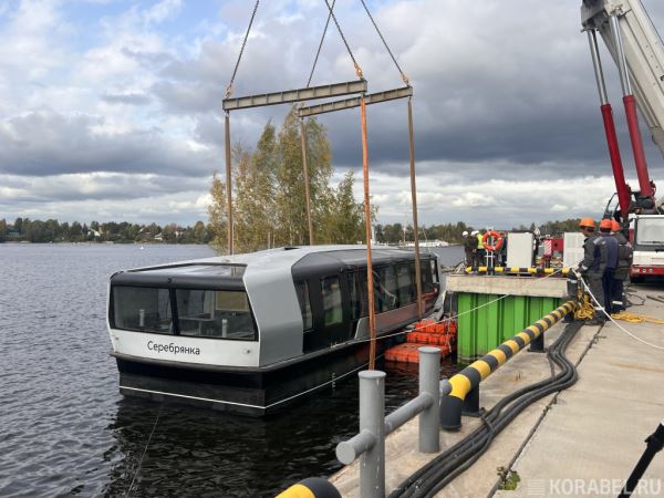 На первом маршруте речного электротранспорта в Москве запустили четыре новых судна